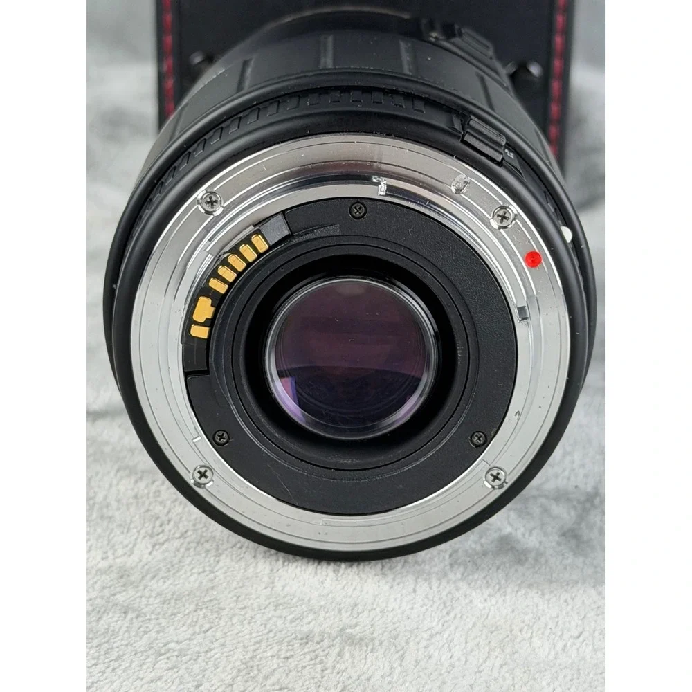 Sigma 70-300mm f/4-5.6 APO Macro Lens Unisex Black Excellent Telephoto Zoom